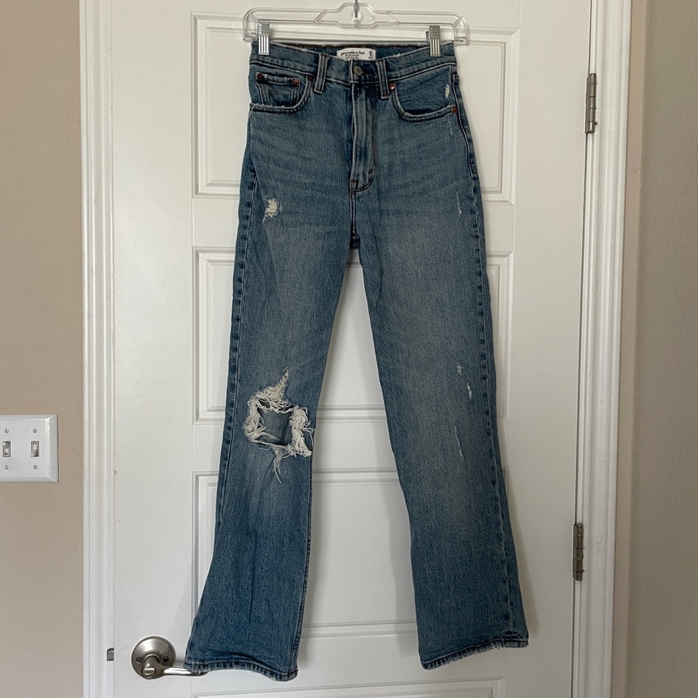 Abercrombie & Fitch - 90’s Straight Ultra High Rise Jeans - 25S